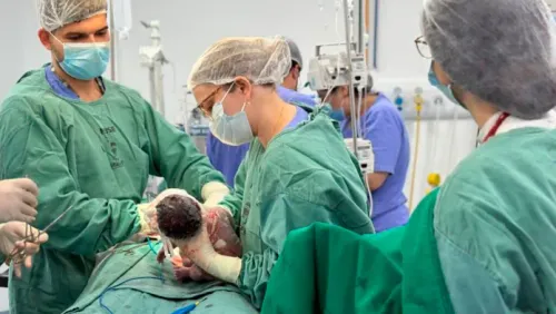Gestante ferida em acidente grave em Lagarto passa por parto de emergência; bebê e mãe sobrevivem