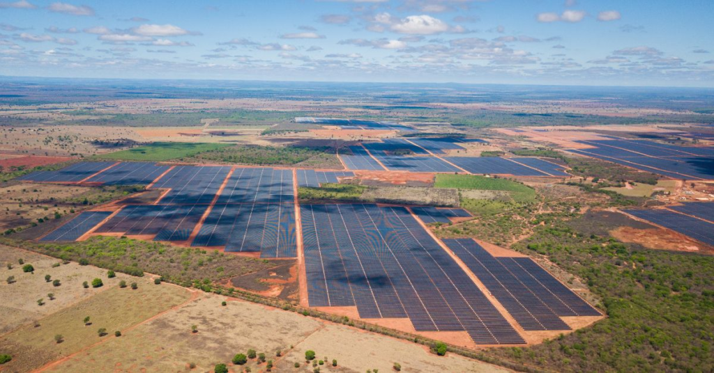 Mercado solar deve cair 7% em 2026 com ausência de compensação aos cortes de geração e dificuldades de conexão à rede