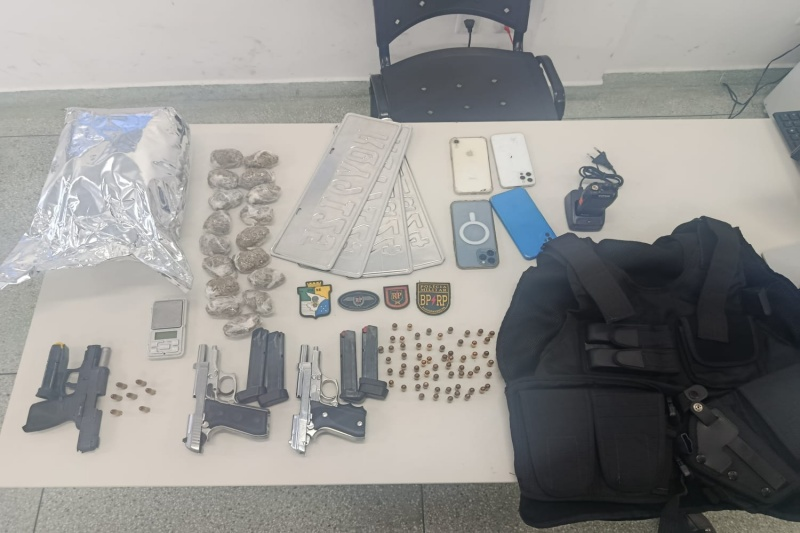 Polícia Militar prende dupla por tráfico e porte ilegal de arma de fogo na Zona Norte da capital