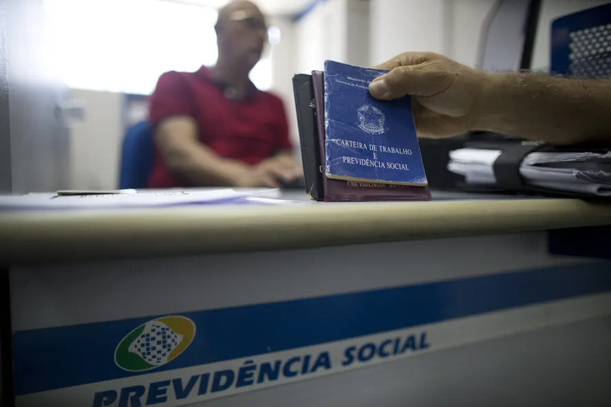 STF CONFIRMA REGRA QUE REDUZIU APOSENTADORIA POR INCAPACIDADE E CAUSA POLÊMICA NACIONAL!