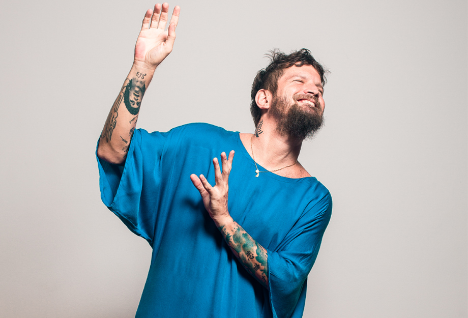 Saulo Fernandes traz o clima do verão para Aracaju com a festa “Saulo, Som, Sol” 
