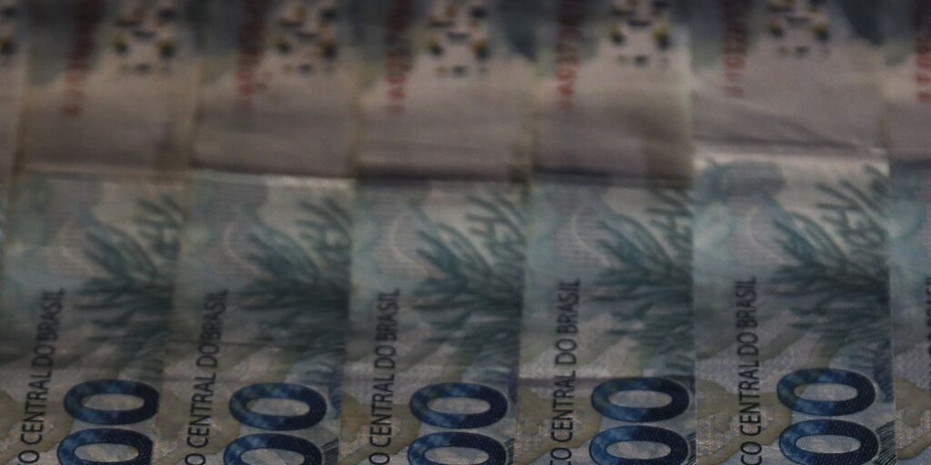 Transição para novo imposto sobre consumo começa em 2026 com cobrança-piloto de 1%