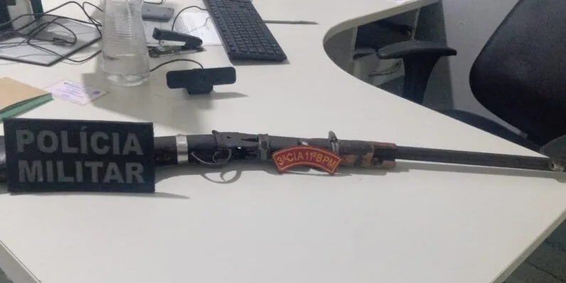 PM apreende arma após denúncia de violência doméstica em Itabaianinha