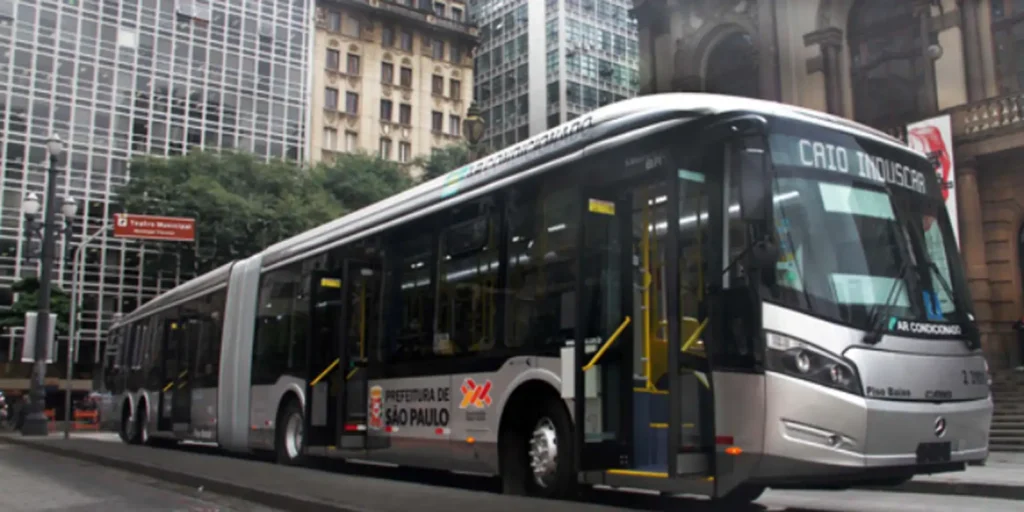 Tarifa de ônibus em São Paulo aumenta para R$ 5,30 a partir desta terça-feira