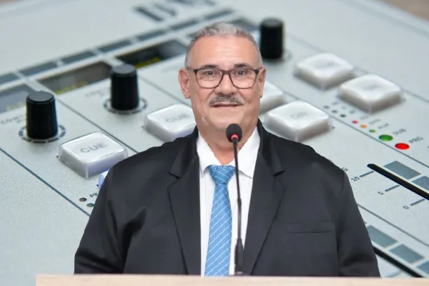 Aelson Santos lança programa matinal “A Hora da Verdade” na Correio FM