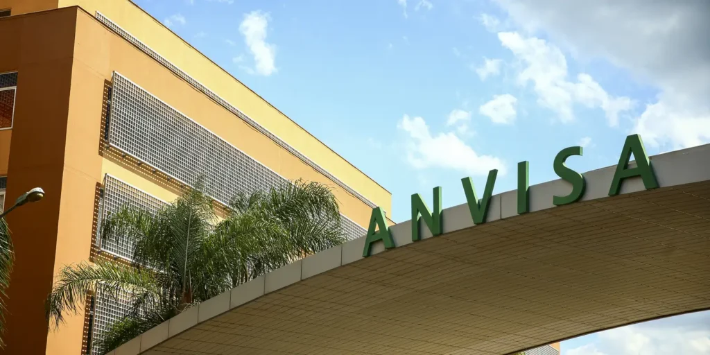 Anvisa determina recolhimento de lote de molho de tomate com risco de vidro e suspende suplementos irregulares