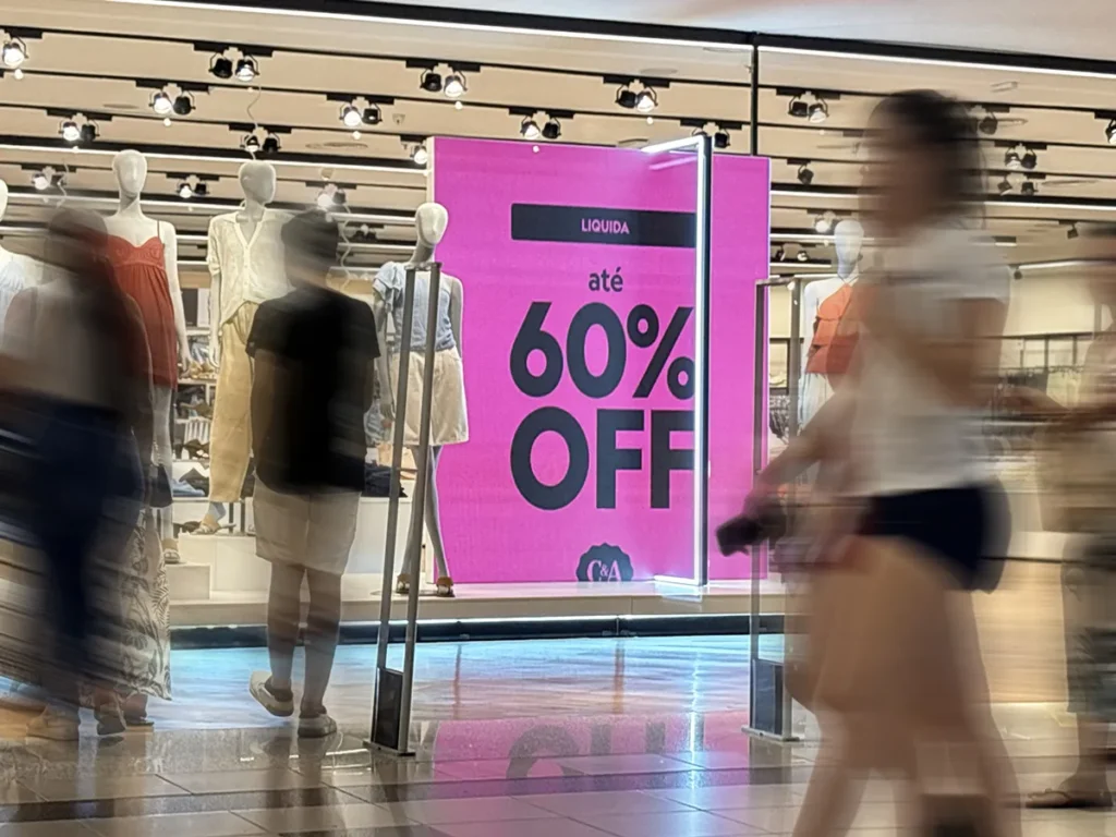 Liquidações de verão garantem até 80% de desconto nos shoppings Jardins e RioMar, em Aracaju
