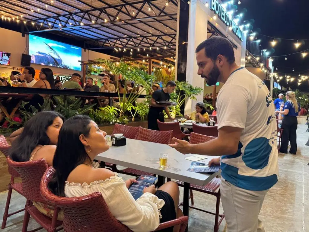 Procon Aracaju intensifica “Rota do Turista” e fiscaliza bares na Passarela do Caranguejo