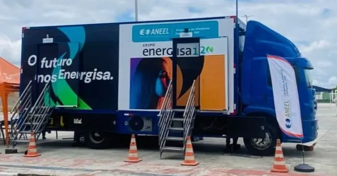 Caminhão itinerante da Energisa leva troca de lâmpadas e palestras a três cidades de Sergipe