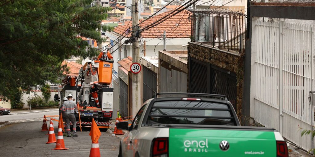 Enel revê dados e diz que apagão afetou 4,4 milhões de clientes em São Paulo