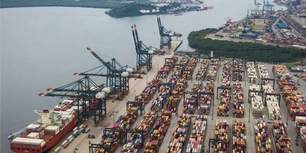 Porto de Santos atinge recorde histórico com 186,4 milhões de toneladas movimentadas em 2025