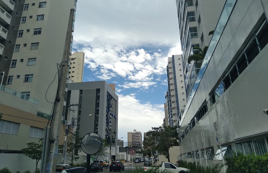 Fim de semana em Sergipe terá céu parcialmente nublado e chance de chuva leve