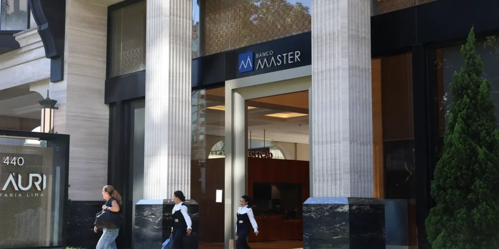 FGC começa a ressarcir clientes do Banco Master com limite de R$ 250 mil