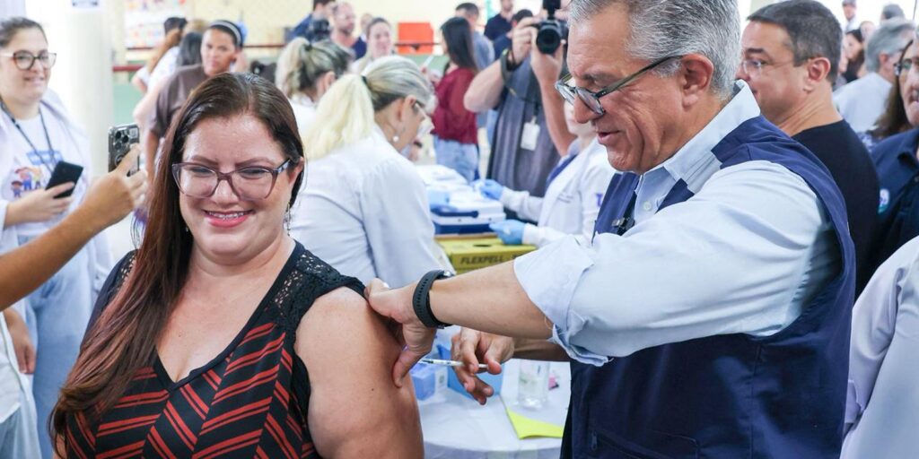 Botucatu dá início à vacinação em massa contra dengue com dose única do Instituto Butantan