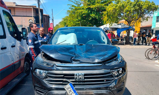 Colisão entre carro e moto deixa uma morta e outra ferida em Nossa Senhora do Socorro