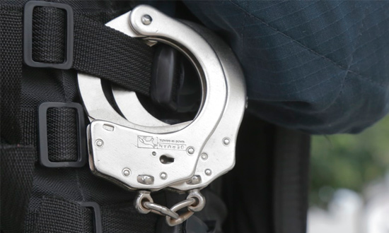 Homem é preso em flagrante por agredir e manter companheira amarrada em Areia Branca
