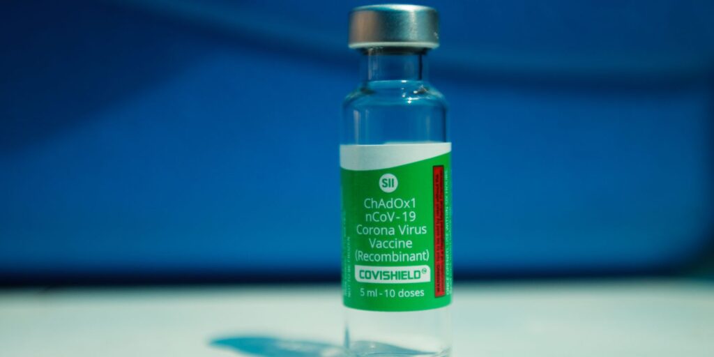 Esforço para fabricar vacina contra a covid-19 cria legado estrutural para o SUS