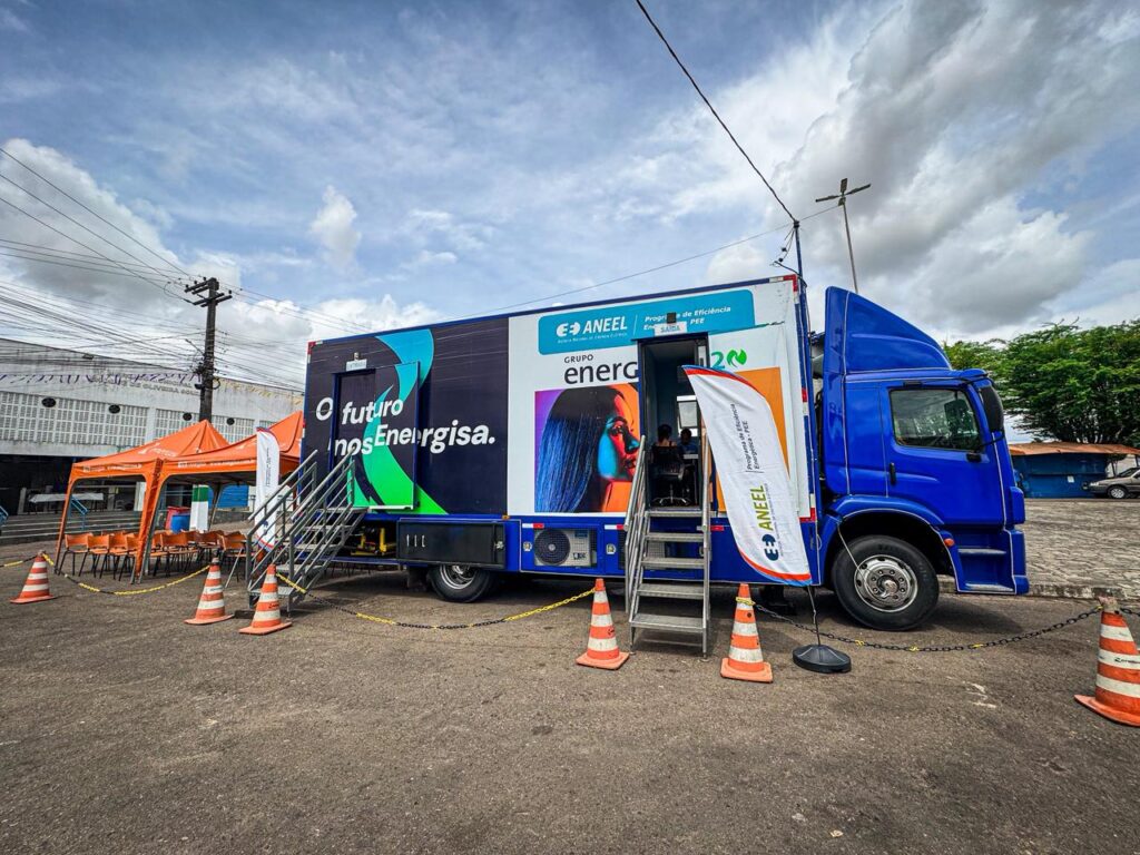 Caminhão Itinerante da Energisa leva troca de lâmpadas e cinema gratuito a Siriri
