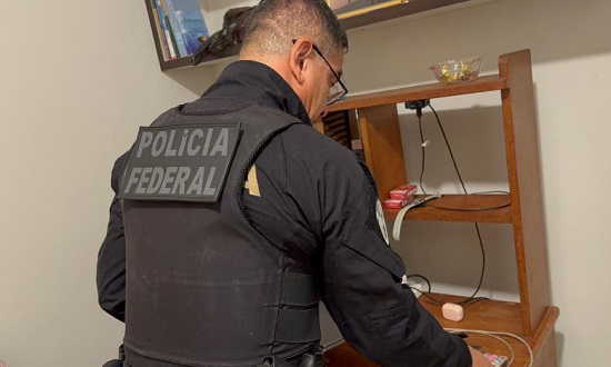 PF apreende celular e outros eletrônicos de suspeito de compartilhar 1.632 arquivos de abuso sexual infantil em Aracaju