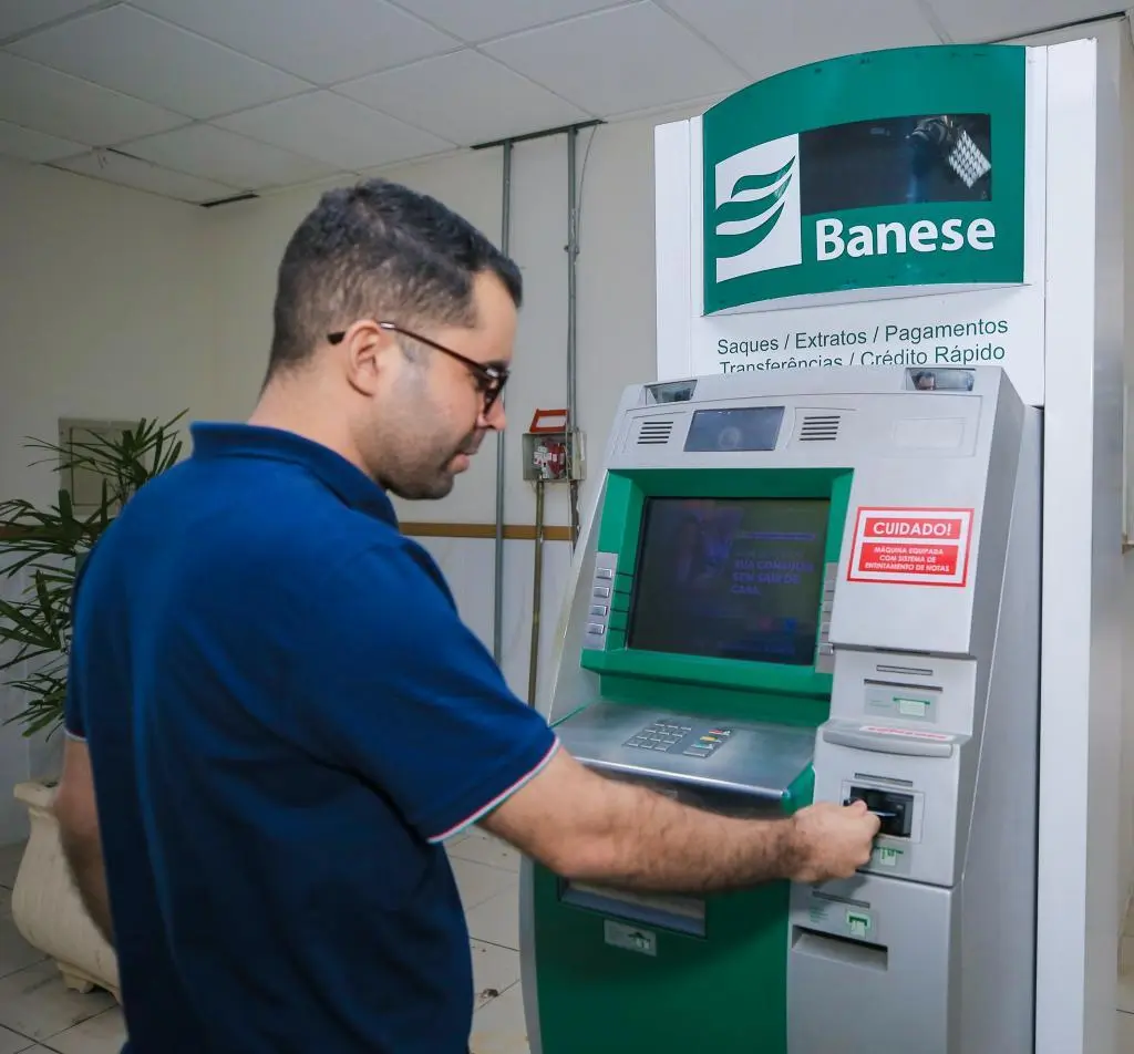 Prefeitura de Aracaju antecipa salários de janeiro e injeta R$ 84 milhões na economia