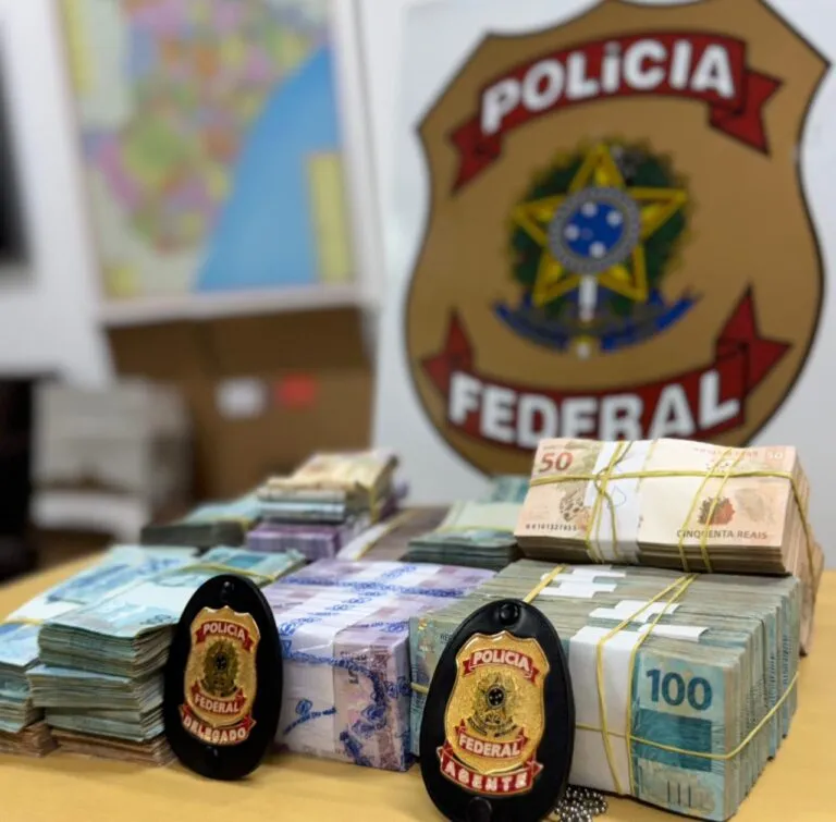 PF prende casal em flagrante por saque de R$ 329 mil de origem ilícita em Carira