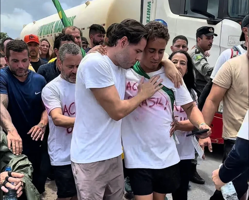 Rodrigo Valadares integra Caminhada da Liberdade liderada por Nikolas Ferreira