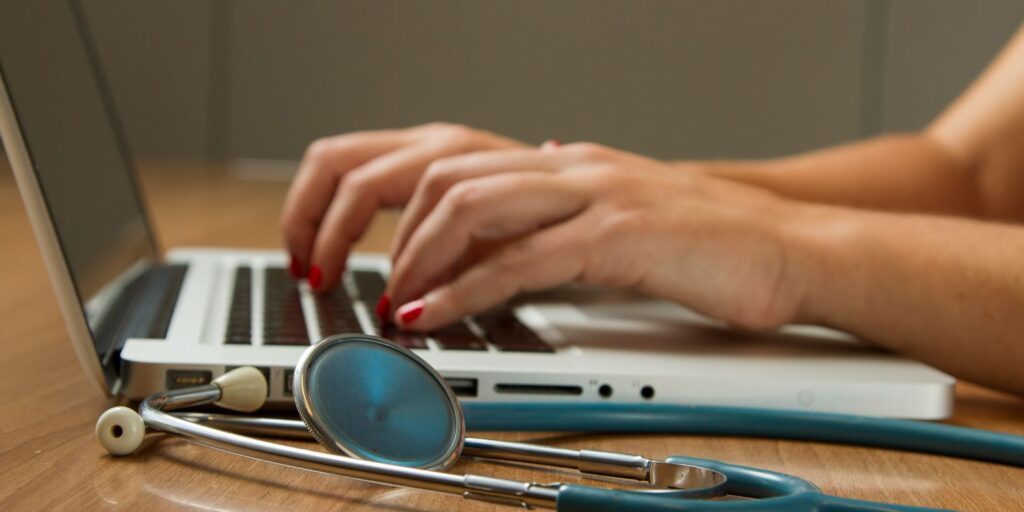 Resultado do Enamed reacende debate sobre fiscalização de cursos de medicina