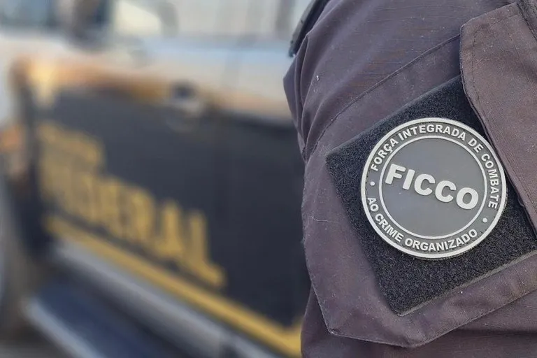 Ficco/SE captura foragido condenado a 20 anos por homicídio, tráfico e porte de arma em Aracaju