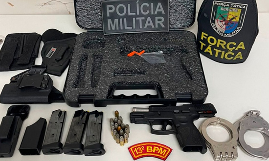 Pistola, munições e acessórios são apreendidos após denúncia de violência doméstica em Aracaju