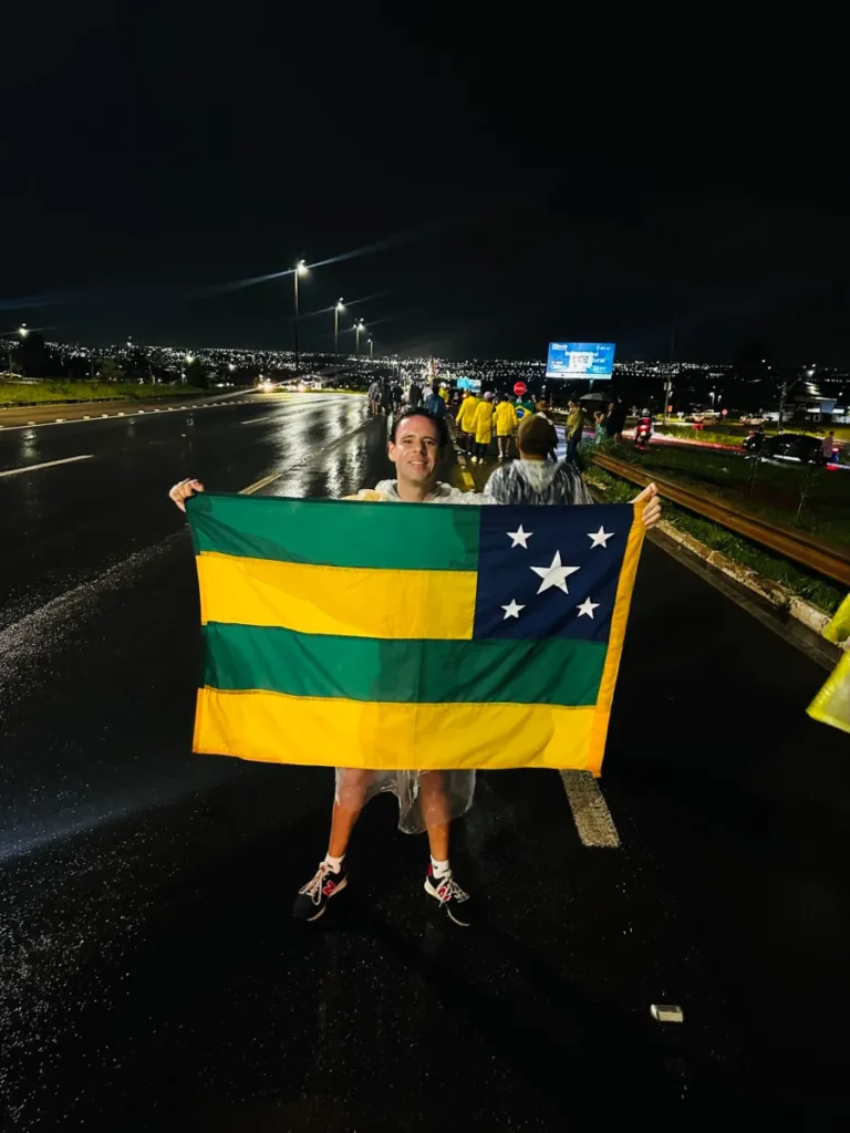 Rodrigo Valadares celebra adesão à manifestação “Acorda, Brasil” em Brasília