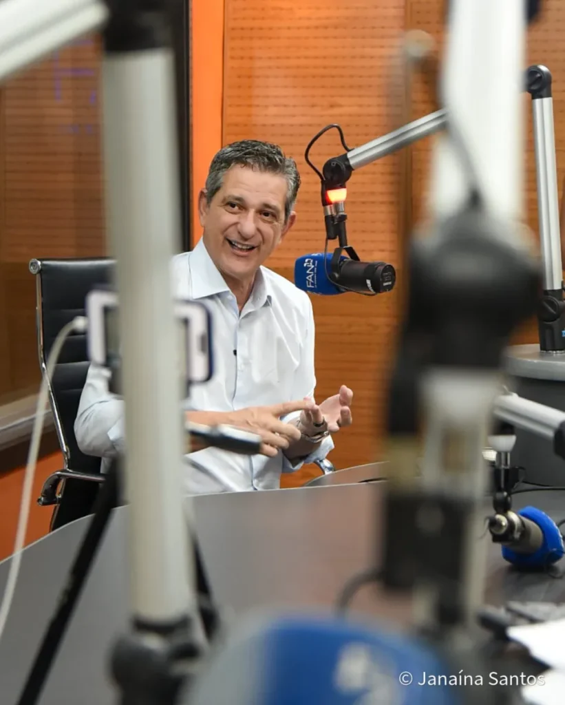 Senador Rogério Carvalho defende redução da jornada, Tarifa Zero e continuidade da agenda econômica do governo Lula