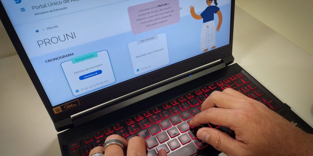 Prouni 2026: prazo para inscrições do 1º semestre termina nesta quinta-feira