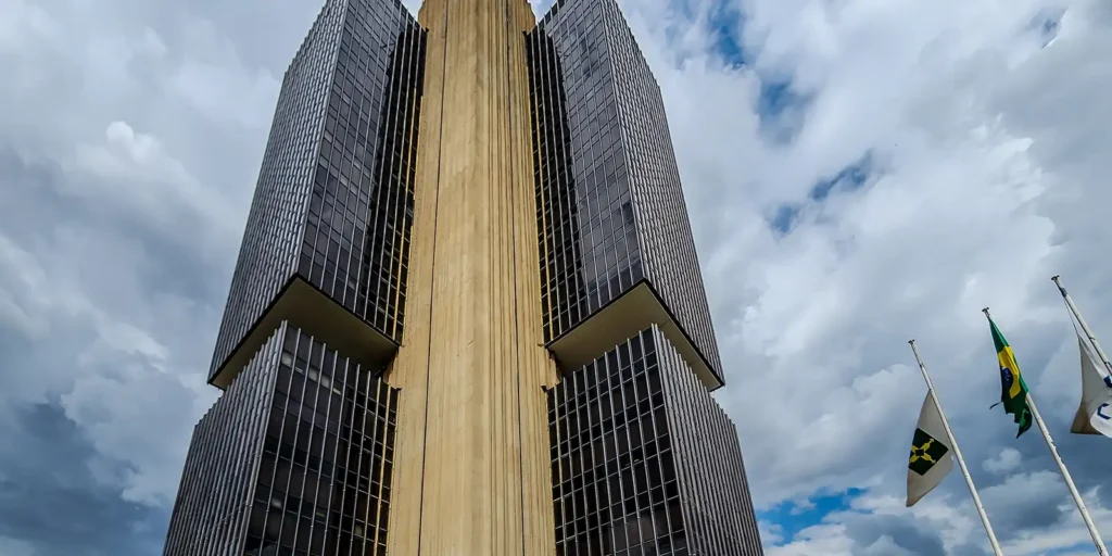 Copom mantém Selic em 15% ao ano pela quinta reunião seguida