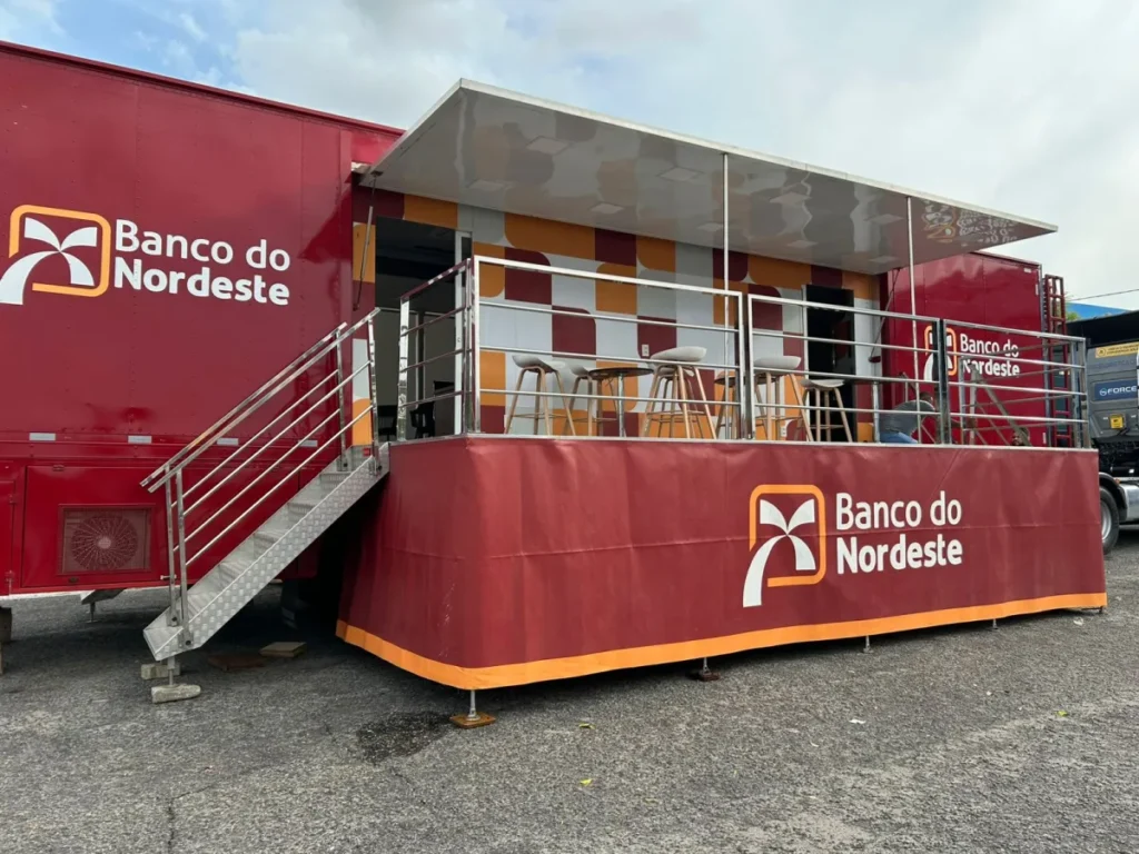 Carreta do Banco do Nordeste oferece atendimento bancário e shows gratuitos em Tobias Barreto