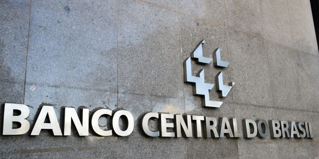 Juros médios para famílias chegam a 60,1% ao ano em 2025, mostra Banco Central