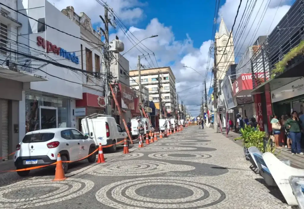 Energisa retira mais de 8 toneladas de cabos irregulares no Centro de Aracaju