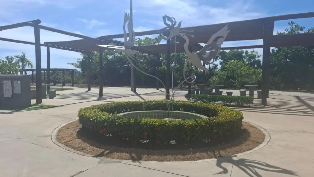 Emsurb revitaliza paisagismo nos calçadões da Praia Formosa e 13 de Julho