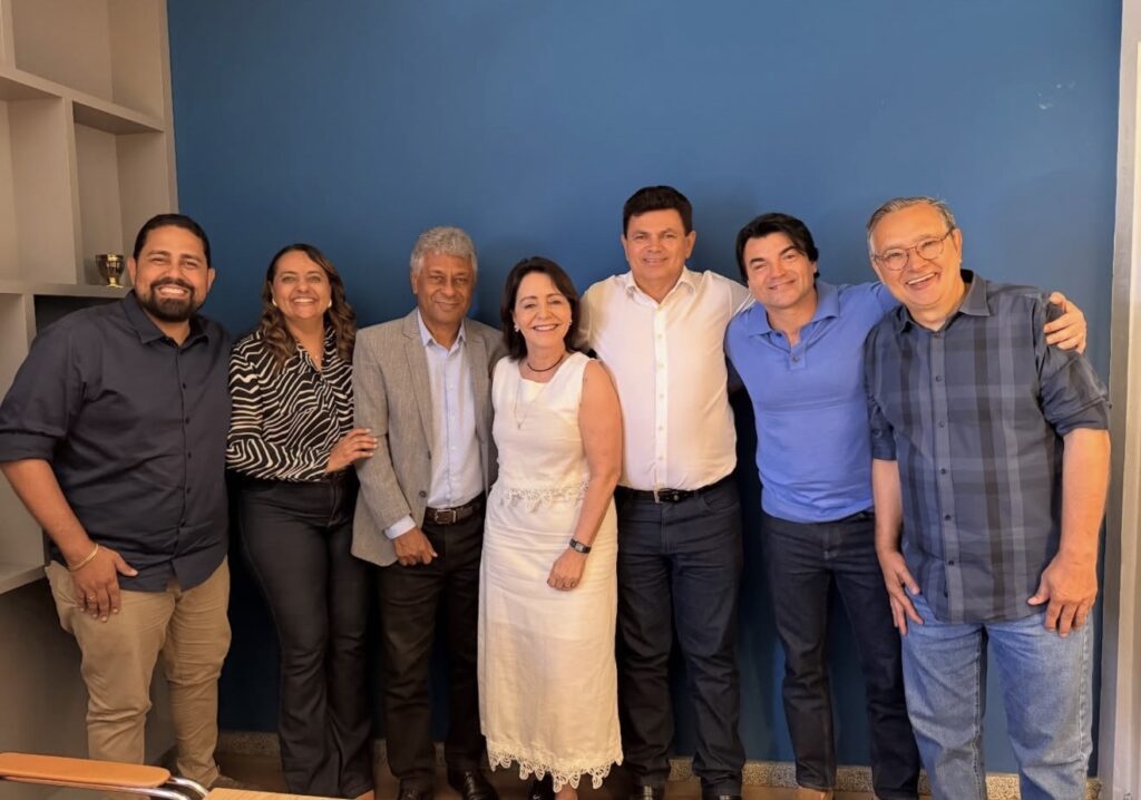 Oposição unida? Foto de Emília, Valmir e Eduardo Amorim agita os bastidores da política sergipana