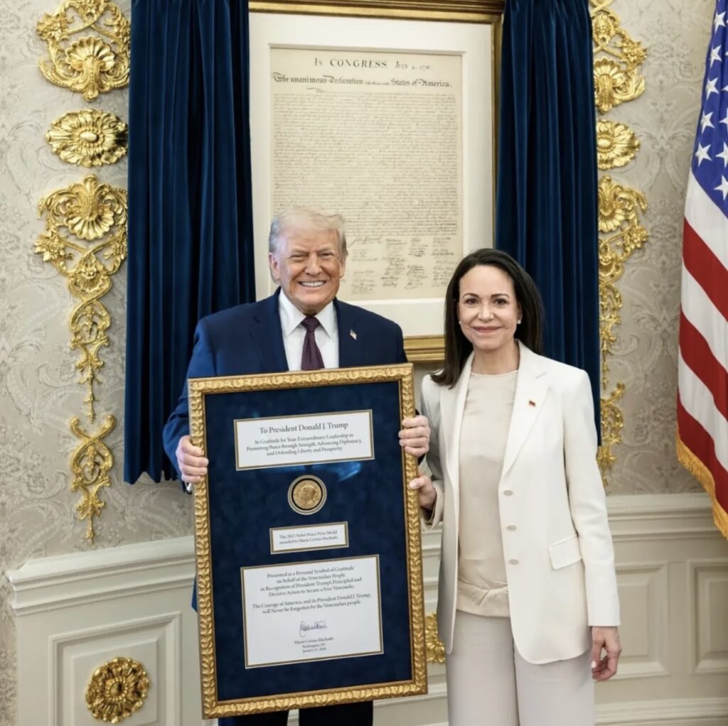 María Corina Machado entrega medalha do Nobel da Paz a Trump na Casa Branca