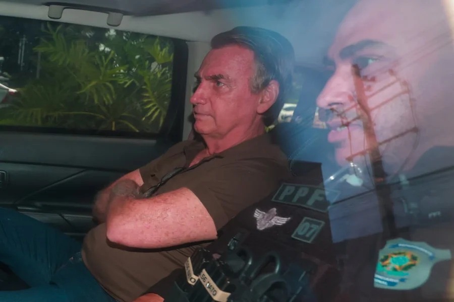 De volta à cela: Bolsonaro deixa hospital após exames e retorna à Superintendência da Polícia Federal