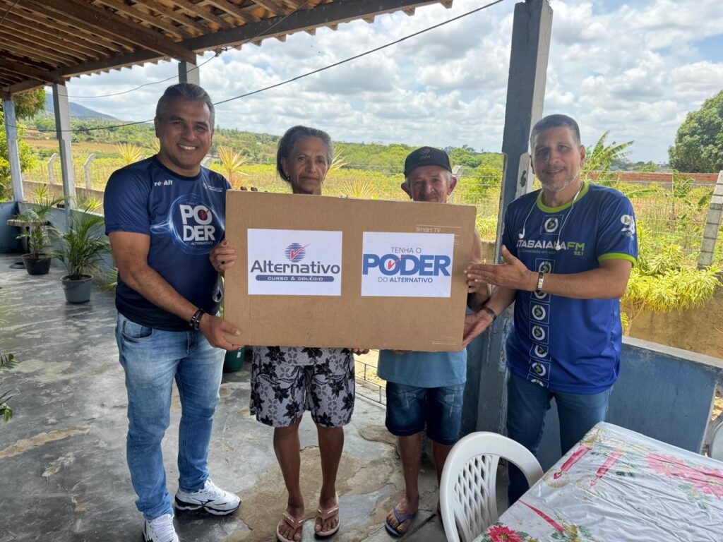 Moradora do povoado Barro Preto ganha TV nova em promoção do Programa Linha 93 da Itabaiana fm