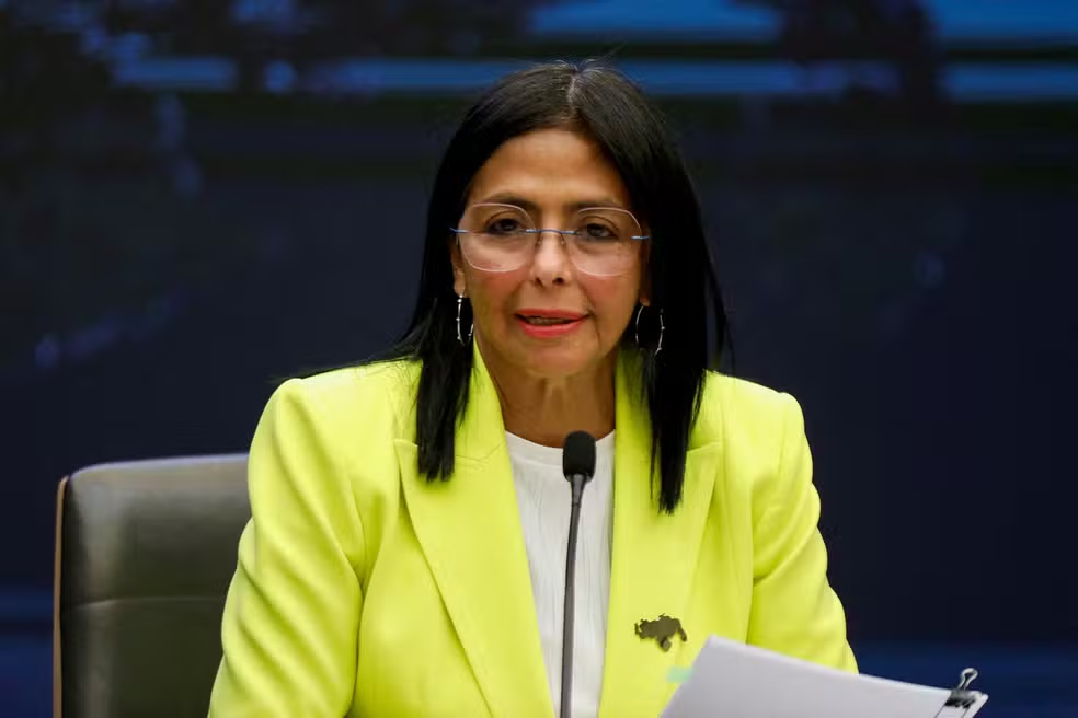 Após prisão de Maduro, governo interino venezuelano busca diálogo com os EUA