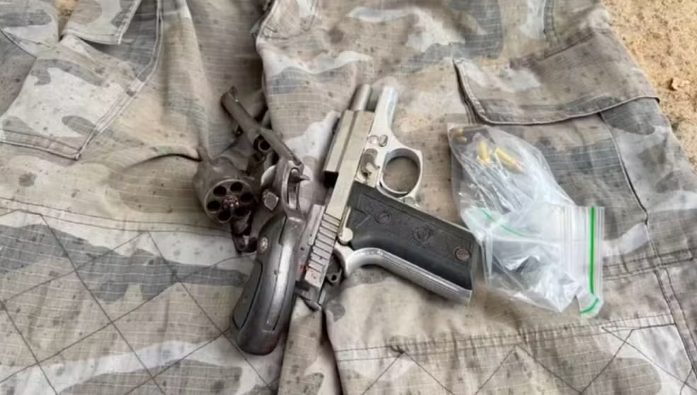 Líder do tráfico e comparsa morrem em confronto com a polícia civil em Brejo Grande.