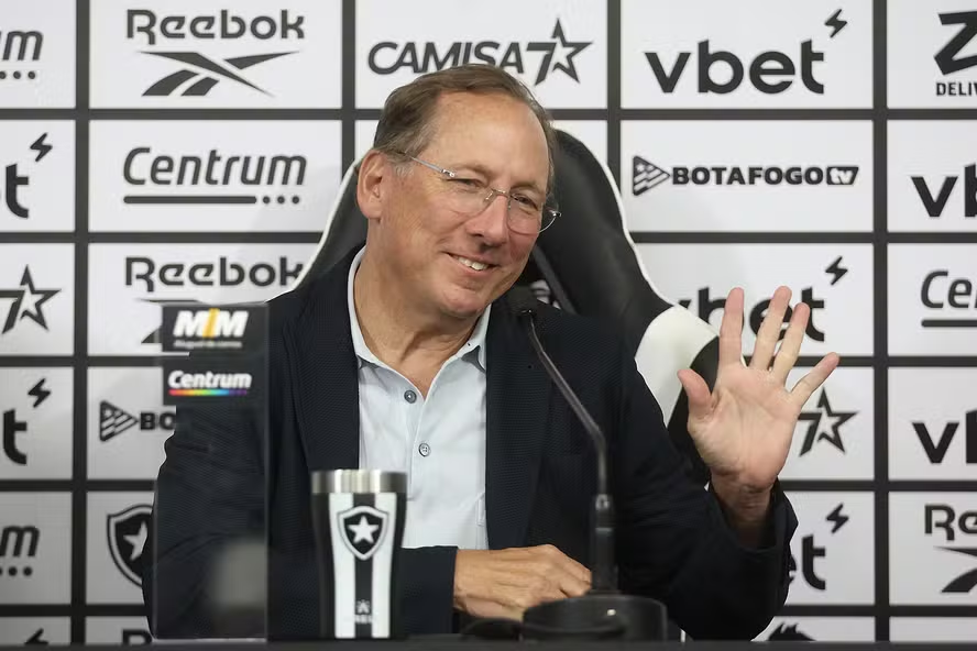 Eagle libera novo capital e Textor autoriza reforços para o Botafogo em meio à crise