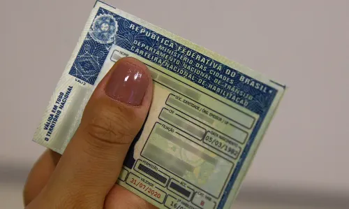 Quase 2 milhões de brasileiros já iniciaram o processo da 1ª CNH pelo aplicativo oficial
