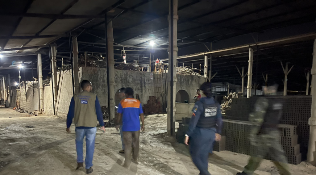 Adema fiscaliza fábrica de cerâmica em Itabaiana