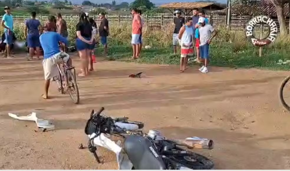 Motociclista morre após ser atingido por caminhão na BR-235 em Itabaiana