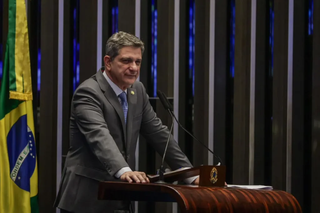 Senador Rogério Carvalho protocola requerimento para instalar CPI do Banco Master