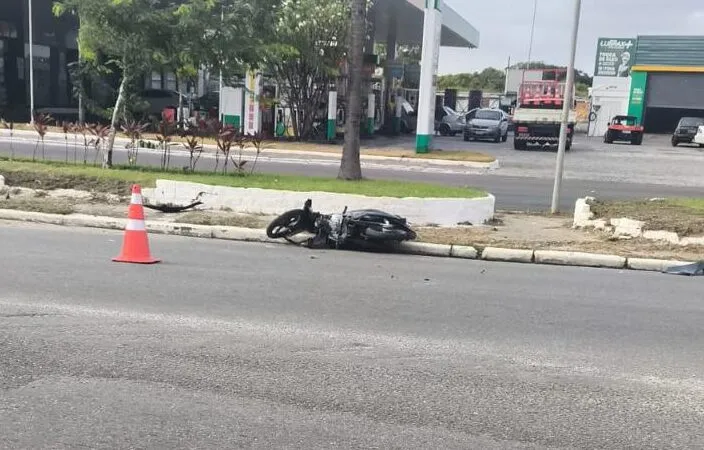 Mulher morre em acidente de moto no Conjunto Augusto Franco, em Aracaju