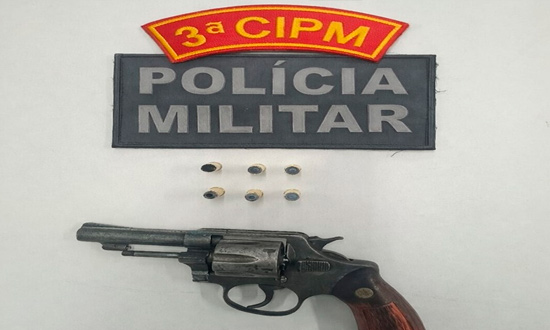 Homem é preso por porte ilegal de arma no povoado Maniçoba, em Divina Pastora